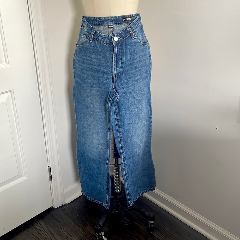 Blank NYC “V Front” Five Pocket Cropped Jeans